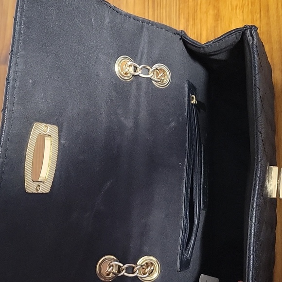 Express Quilted Shoulder Bag w/ Chain Strap - Picture 4 of 4